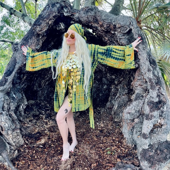 KARMA luxury Sustainable silk Kimono - Picture 9 of 11